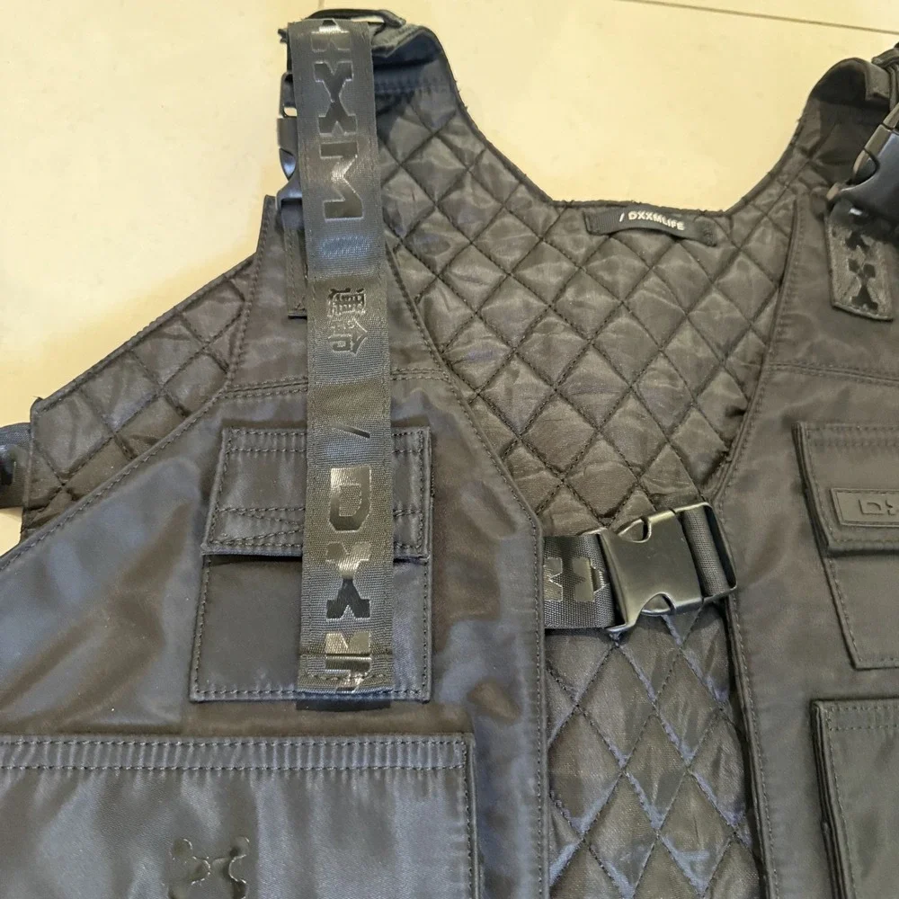 DXXMLIFE Tactical Vest Black Mens One Size Reversible Adjustable Quilted Pockets